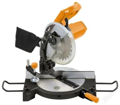 Лот: 2518617. Фото: 1. Пила торцовочная DeFort DMS-1200. Электроинструмент