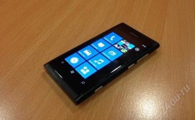 Лот: 2447491. Фото: 1. nokia lumia 800 черный 16 gb... Кнопочные мобильные телефоны