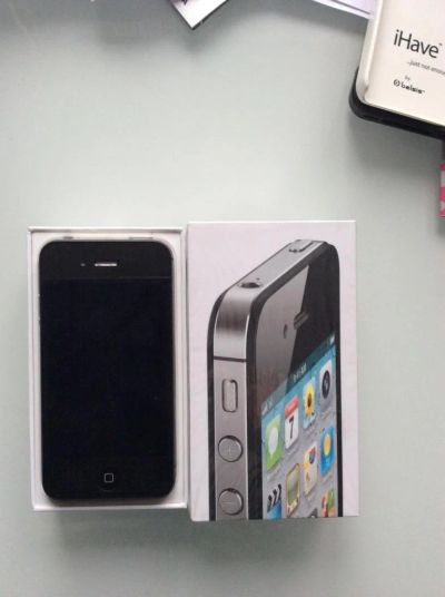 Лот: 4786498. Фото: 1. iPhone 4S. 16GB. Полный комплект... Смартфоны