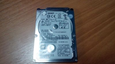 Лот: 8608727. Фото: 1. Жесткий диск Hitachi Travelstar... Жёсткие диски (HDD)