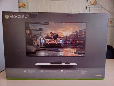 Лот: 17835790. Фото: 1. Xbox One X + полочка с играми. Игровые приставки, консоли