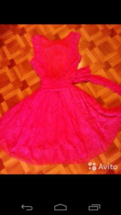 Лот: 7043893. Фото: 1. Яркое платье. Платья