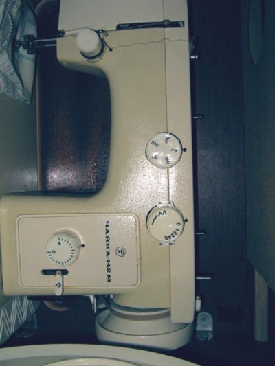 Лот: 4964059. Фото: 1. Швейная машинка Чайка 142 М. Швейная, вязальная