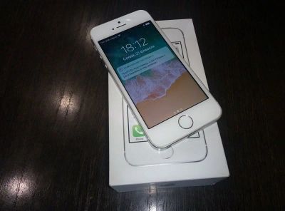 Лот: 11076211. Фото: 1. Смартфон Iphone 5s 16gb A1457... Смартфоны
