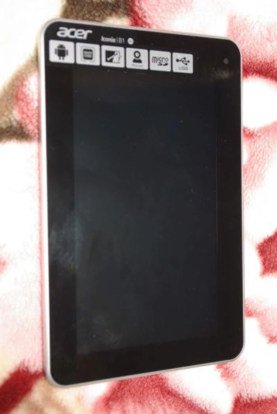 Лот: 3745301. Фото: 1. Iconia B1-711 8Gb 3G НОВЫЙ. Планшеты