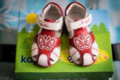 Лот: 8240279. Фото: 1. Босоножки нарядные Kapika. Босоножки