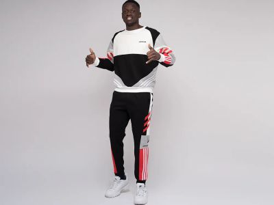Лот: 17296553. Фото: 1. Спортивный костюм Adidas. Спортивные костюмы
