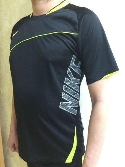 Лот: 11254800. Фото: 1. Костюм спортивный Nike. Спортивные костюмы