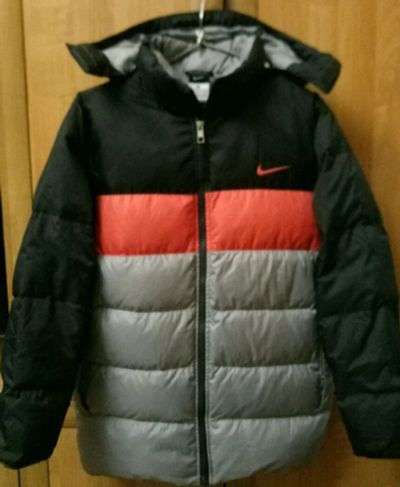 Лот: 10432468. Фото: 1. Фирменный пуховик Nike на мальчика. Верхняя одежда