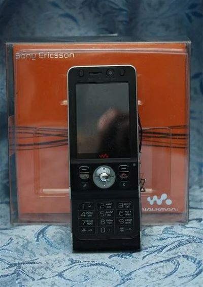 Лот: 980471. Фото: 1. SE w910i full-комплект. Кнопочные мобильные телефоны