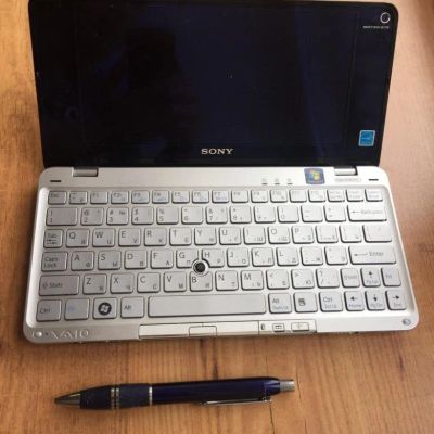 Лот: 12988811. Фото: 1. Ультракомпактный ноутбук Sony... Ноутбуки