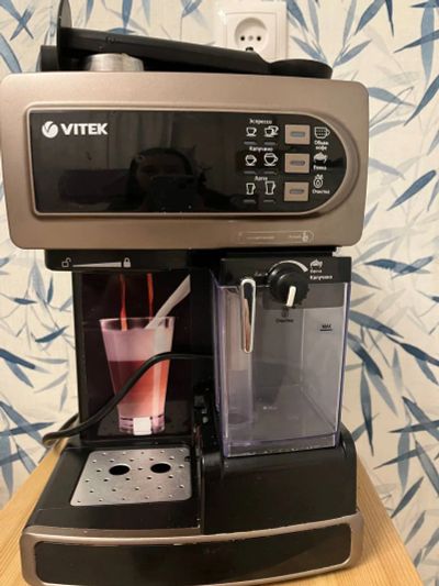Лот: 24690466. Фото: 1. Кофеварка vitek VT-1517 BN. Чайники, кофемашины, кулеры