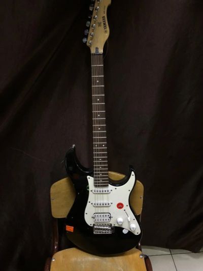 Лот: 15190209. Фото: 1. Электрогитара Yamaha EG112C. Гитары