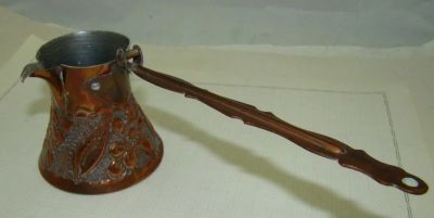 Лот: 12886857. Фото: 1. Турка джезва с чеканкой (Q886). Другое (антиквариат)