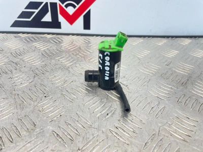 Лот: 25718055. Фото: 1. насос омывателя toyota corolla... Двигатель и элементы двигателя