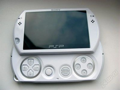 Лот: 422765. Фото: 1. PSP Go + 10 лиц. игр + М2-4Gb... Игровые приставки, консоли