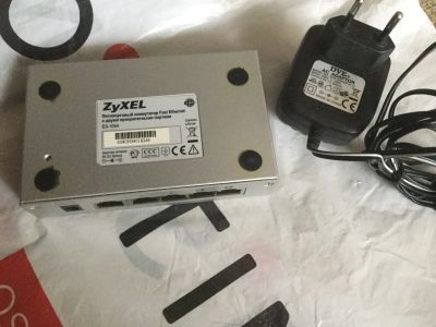Лот: 15383394. Фото: 1. Коммутатор 5 портовый zyxel. Коммутаторы