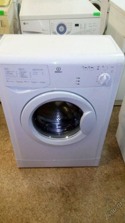 Лот: 5690074. Фото: 1. Стиральная машина Indesit WIU81... Стиральные машины