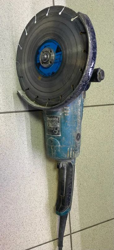 Лот: 20229888. Фото: 1. УШМ Makita GA9020, 2200 Вт, 230... Электроинструмент
