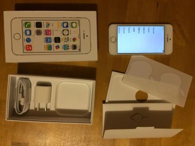 Лот: 9419739. Фото: 1. Apple Iphone 5s 16gb в отличном... Смартфоны