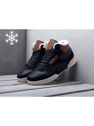 Лот: 16750101. Фото: 1. Кроссовки Reebok classic. Кеды, кроссовки, слипоны