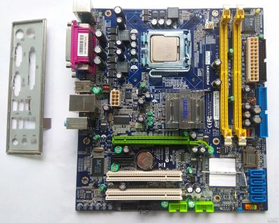 Лот: 18379883. Фото: 1. Материнская плата Foxconn 945GZ7MC-RS2H... Материнские платы