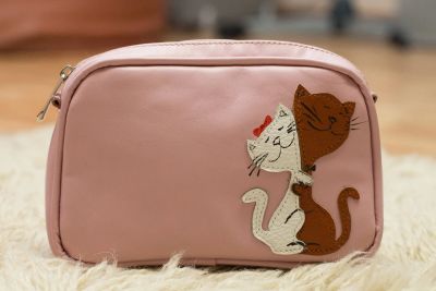 Лот: 4158799. Фото: 1. Косметичка Два котика. Бумажники, кошельки, портмоне