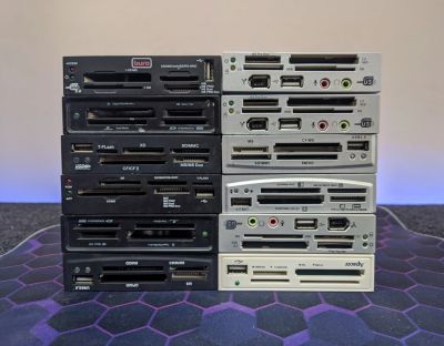 Лот: 25365381. Фото: 1. Картридер внутренний USB2.0. Картридеры