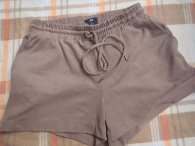 Лот: 7630166. Фото: 1. Продам шорты H&M р.42. Брюки, шорты