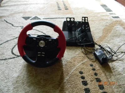 Лот: 995722. Фото: 1. Продам игровой руль Logitech. Рули, джойстики