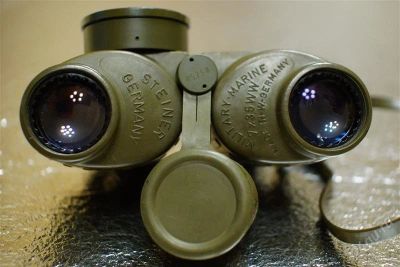Лот: 2653536. Фото: 1. армейски бинокль штейнер с компасом. Военная техника, документация