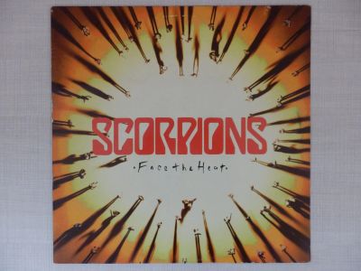 Лот: 24428986. Фото: 1. LP Scorpions ‎- Face The Heat... Аудиозаписи