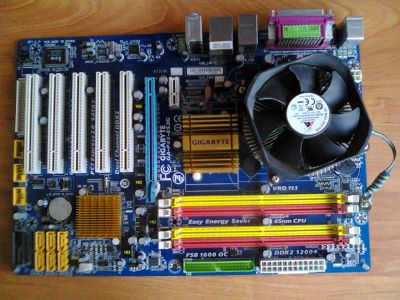 Лот: 3913136. Фото: 1. Материнка Gigabyte GA-P43-ES3G... Материнские платы