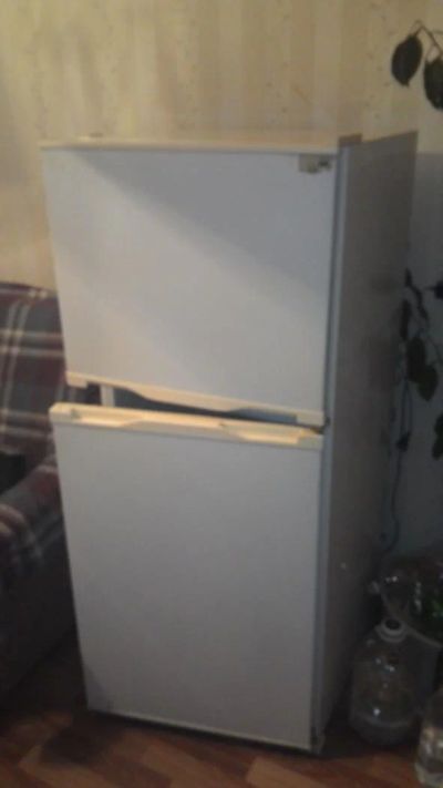 Лот: 6272770. Фото: 1. Холодильник бирюса. Холодильники, морозильные камеры