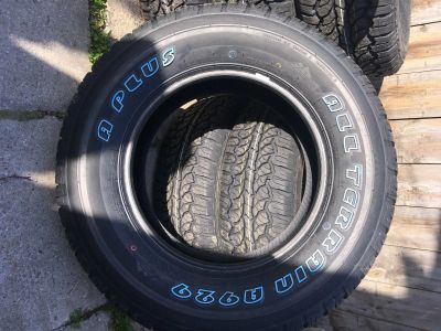 Лот: 17322545. Фото: 1. Шины всесезонные. Шины