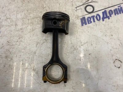 Лот: 21711305. Фото: 1. Шатун с поршнем Ford Focus CB4. Двигатель и элементы двигателя