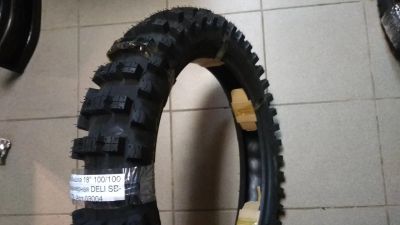 Лот: 12085240. Фото: 1. Покрышка 18" 100/100 бескамерная... Запчасти