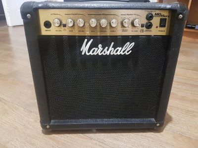 Лот: 11246294. Фото: 1. Marshall MG15DFX COMBO. Гитарные эффекты и комбоусилители