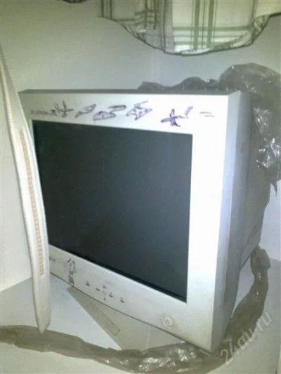 Лот: 2144549. Фото: 1. монитор lg. ЭЛТ-мониторы
