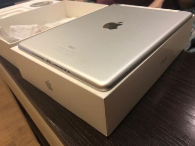 Лот: 13439669. Фото: 1. iPad Wi-Fi+Celluar 32ГБ 2018года. Планшеты
