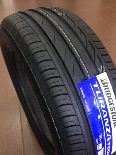 Лот: 15207074. Фото: 1. Bridgestone Turanza T001 185/60... Шины