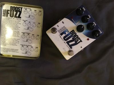 Лот: 8527641. Фото: 1. Tech 21 Boost Bass Fuzz (педаль... Гитарные эффекты и комбоусилители