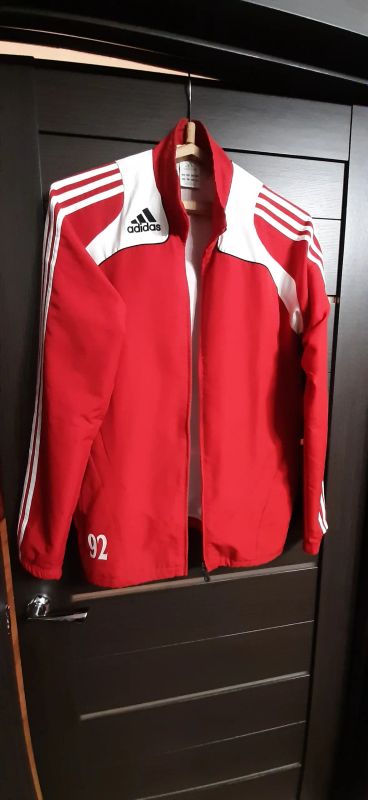 Лот: 24875451. Фото: 1. Спортивная кофта adidas. Спортивные костюмы