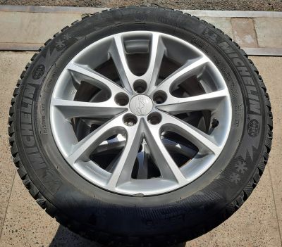 Лот: 17827163. Фото: 1. Автошины Michelin X-Green 215... Шины