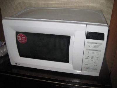 Лот: 4024754. Фото: 1. Микроволновая печь LG MS-1948V. Микроволновки, мини-печи