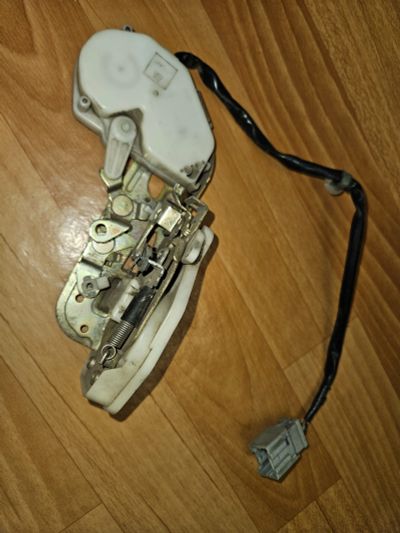 Лот: 24887569. Фото: 1. замок правой двери Honda Stepwgn... Салон