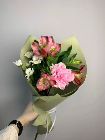 Лот: 25515736. Фото: 1. 2. Букет-комплимент торги на сутки. Свежие цветы