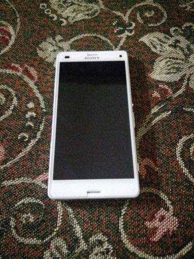 Лот: 12754471. Фото: 1. Sony Xperia Z3 Compact. Смартфоны