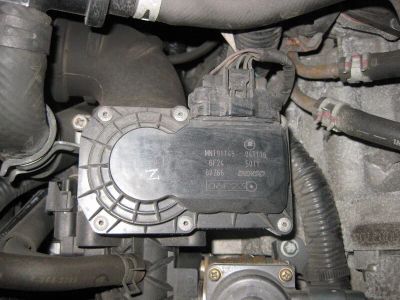 Лот: 20896334. Фото: 1. Заслонка дроссельная Mitsubishi... Двигатель и элементы двигателя