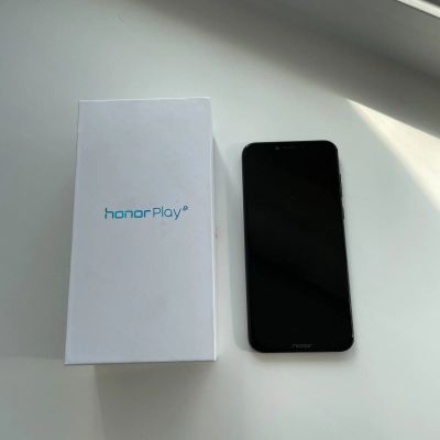 Лот: 17356689. Фото: 1. Смартфон Honor Play. Чехлы, бамперы